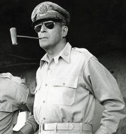 Macarthur Mona Lisa Smile